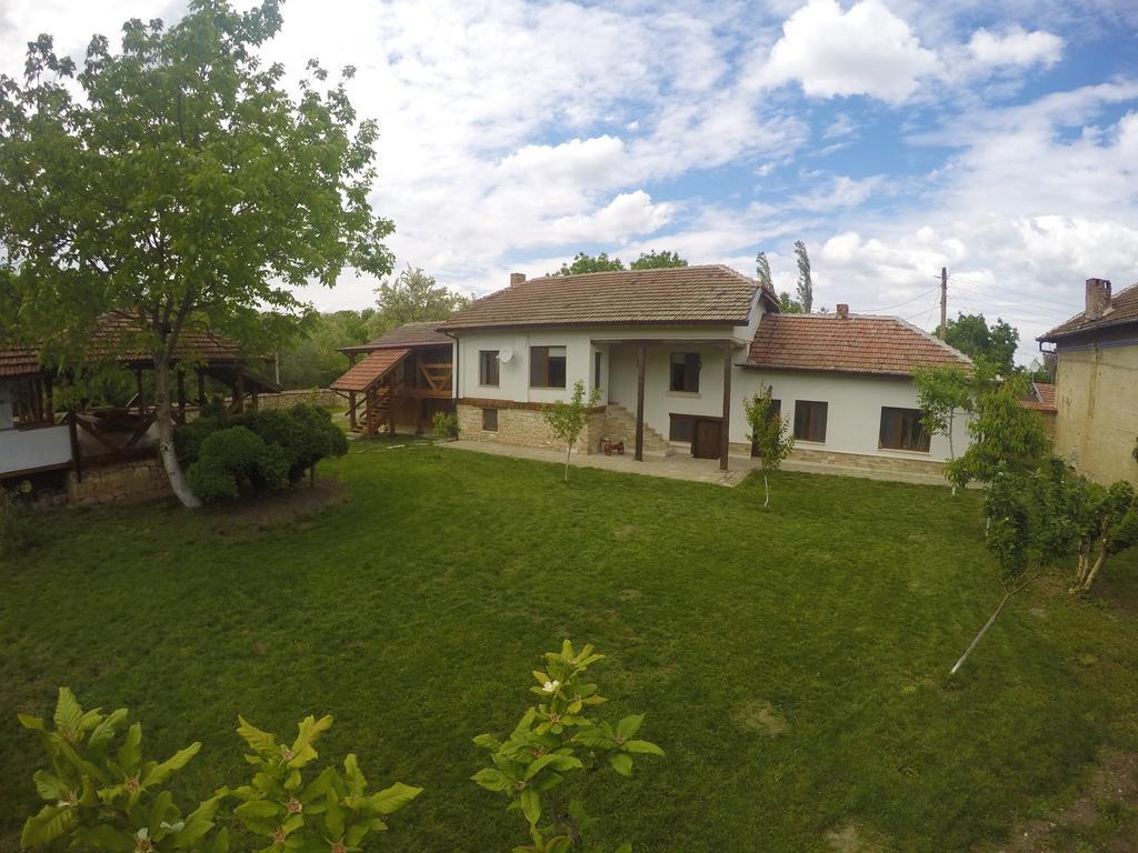 Krai Potoka Krushuna Exterior foto