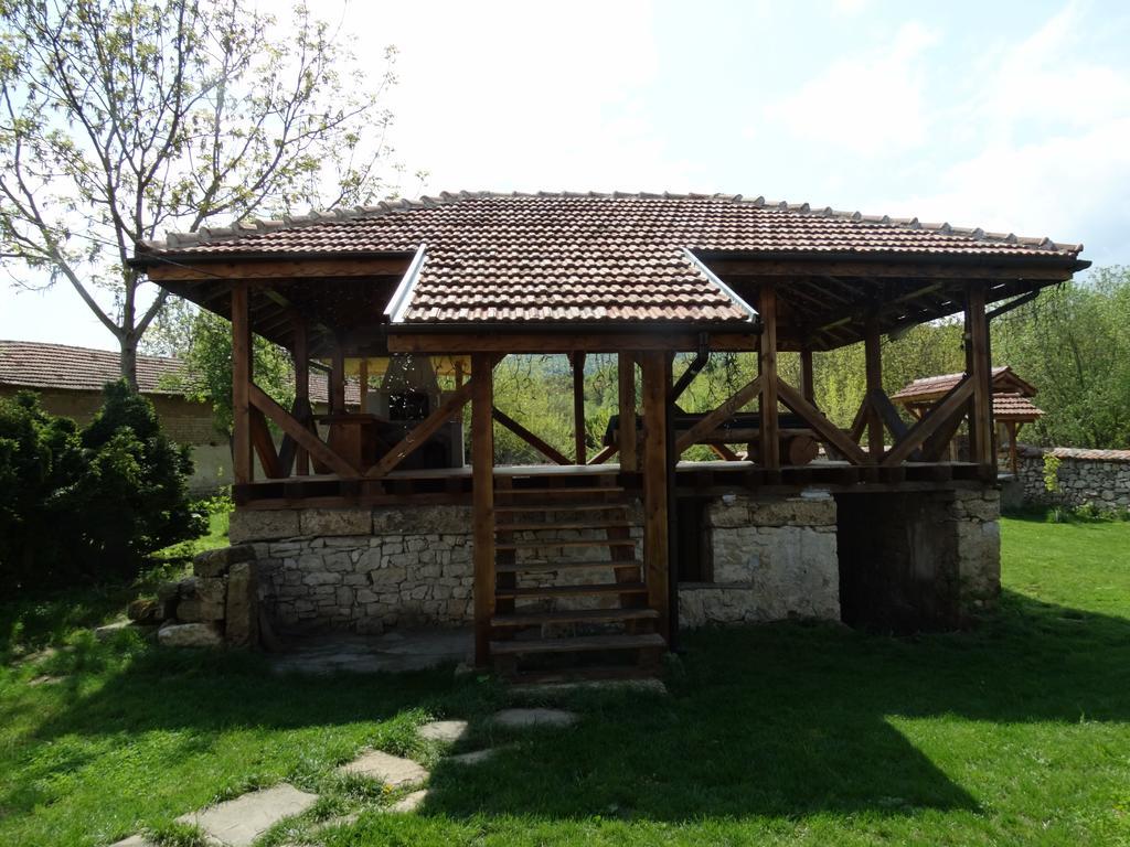Krai Potoka Krushuna Exterior foto